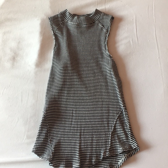 Turtle neck tank top - Picture 1 of 4